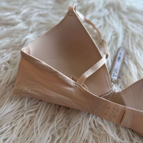 Skims Wireless Form T-shirt Bra Sand Size 36B - Picture 6 of 7